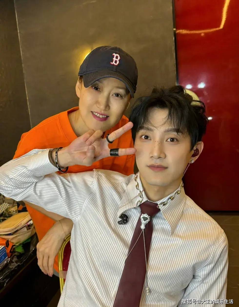 张艺凡范世錡疑似恋情曝光随后范世錡火速辟谣我和我妈