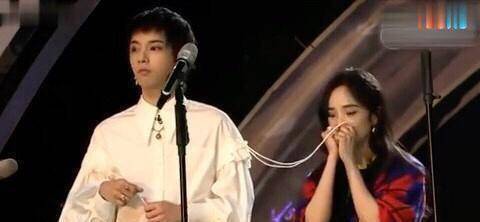 从这些举动可以看出杨幂有多喜欢华晨宇