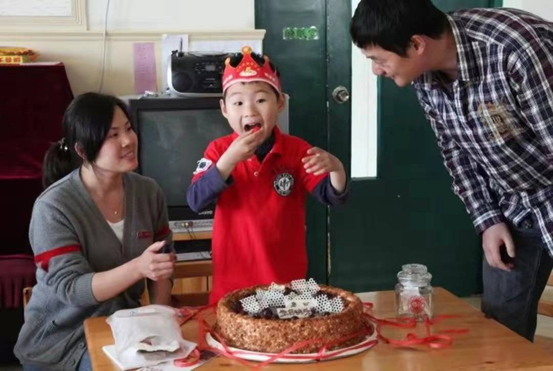 研究发现，有仪式感的家庭更容易养出快乐的孩子_生日_佩奇_父母。