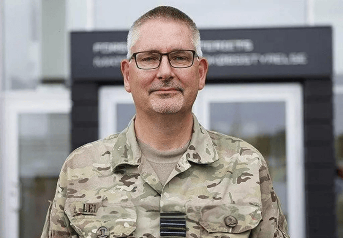 那么,在这件事情发生之后,丹麦国防大臣解除了丹麦国防参谋长伦特弗的