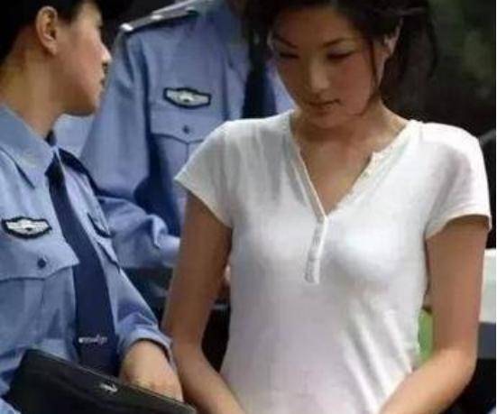 原创美女罪犯毕丽梅移情富豪毒害穷男友枪决后竟在火葬场复活