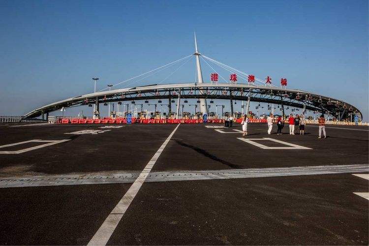 原创你知道吗港珠澳大桥开始堵车了国人为何如此兴奋呢