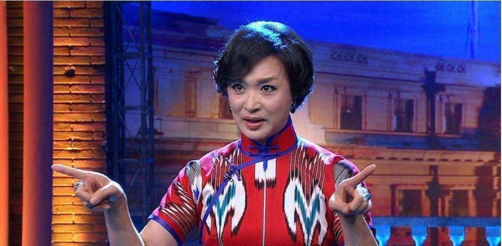 当周鹏还是一个默默无名的歌手的时候,曾经拜访过金星,而且还在金星的