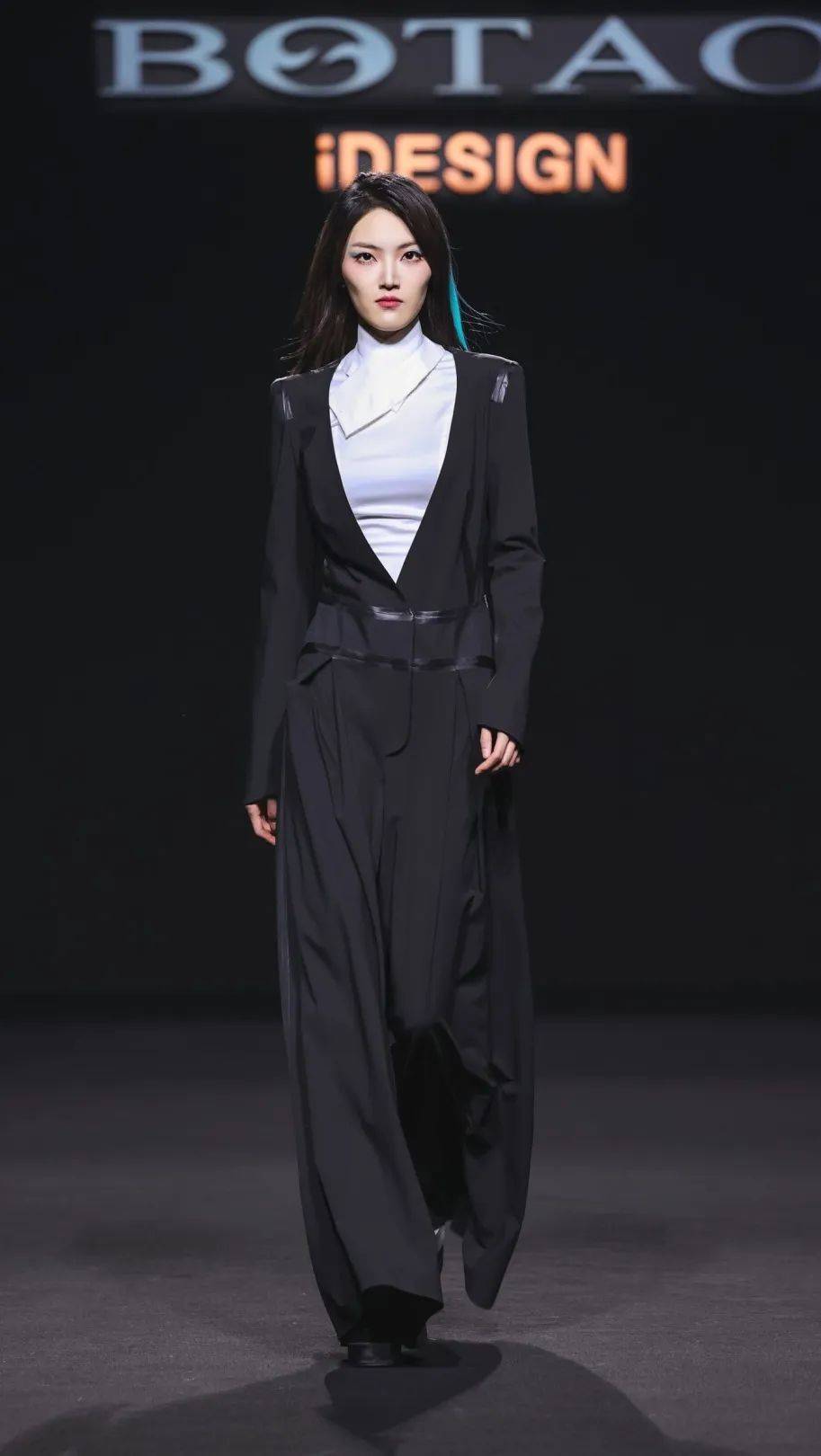 时装lofficiel中国国际时装周上有衣张力的服装长什么模样