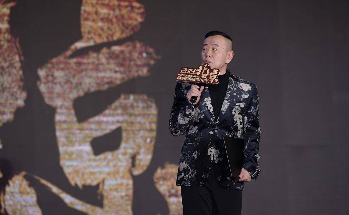 原创潘长江走红后2次想分手同住8年厕所的发妻却因妻子25字放弃