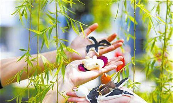 原创忽见家家插杨柳始知今日是清明探寻古风诗词中的清明节习俗