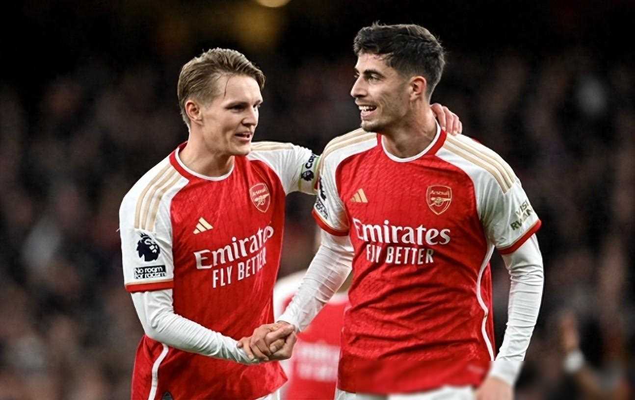 英超赛事:福登戴帽逆转夺冠,曼城复仇扳平榜首之战_比赛_决赛_本赛季