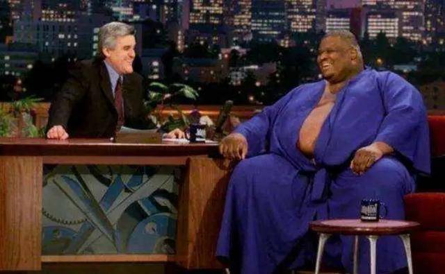 800斤相扑之王,娶娇妻后一年离世,妻子继承千万遗产却没再改嫁_曼尼·