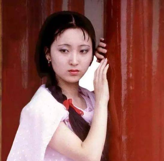 陈晓旭的努力也得到了回报,大名鼎鼎的五粮液集团也找上了门.