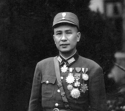 原创他爱妻子一生只娶她一人他们有7子3女长子却是别的女子所生