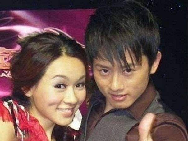 之前网上还有传闻说谢娜和张杰在一起的时候,被张杰的前女友段曦打了