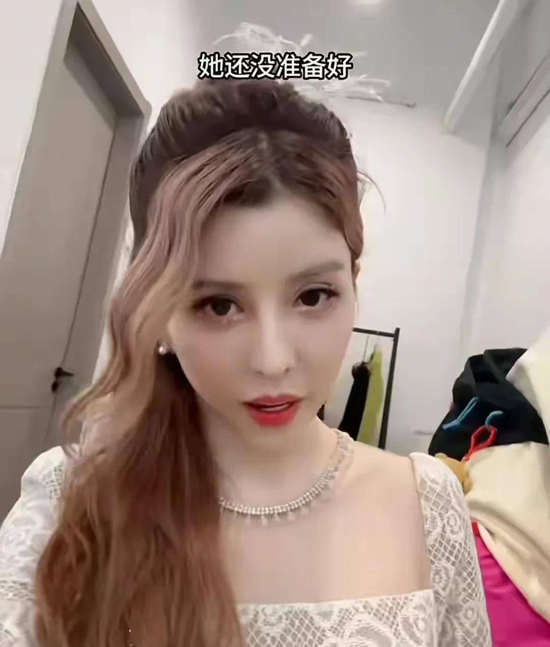 by2妹妹又变样,网友直呼姐妹你谁啊,幸好姐姐这次没整_形象_孙宇_关系