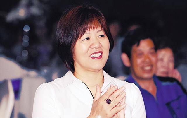 原创郎平奥运会结束后回到美国2022年晒全家合照30岁女儿笑容灿烂