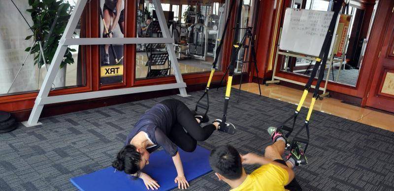 原创33岁张含韵的家居日常火了爱健身爱花草那叫一个精致晒晒