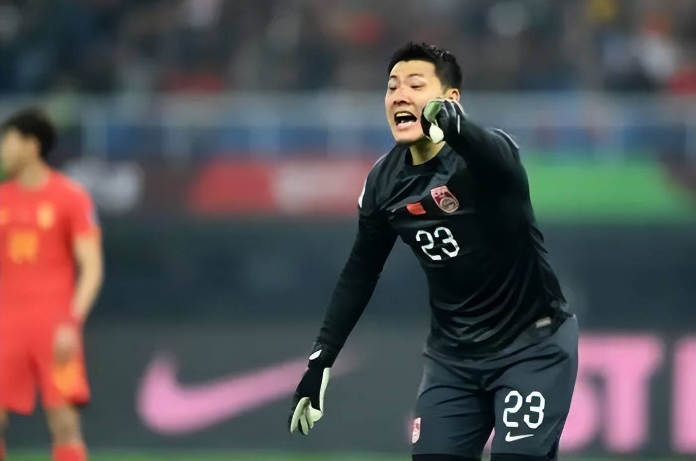 原创颜骏凌中超表现惊艳新加坡之战却表现平平究竟发生了什么