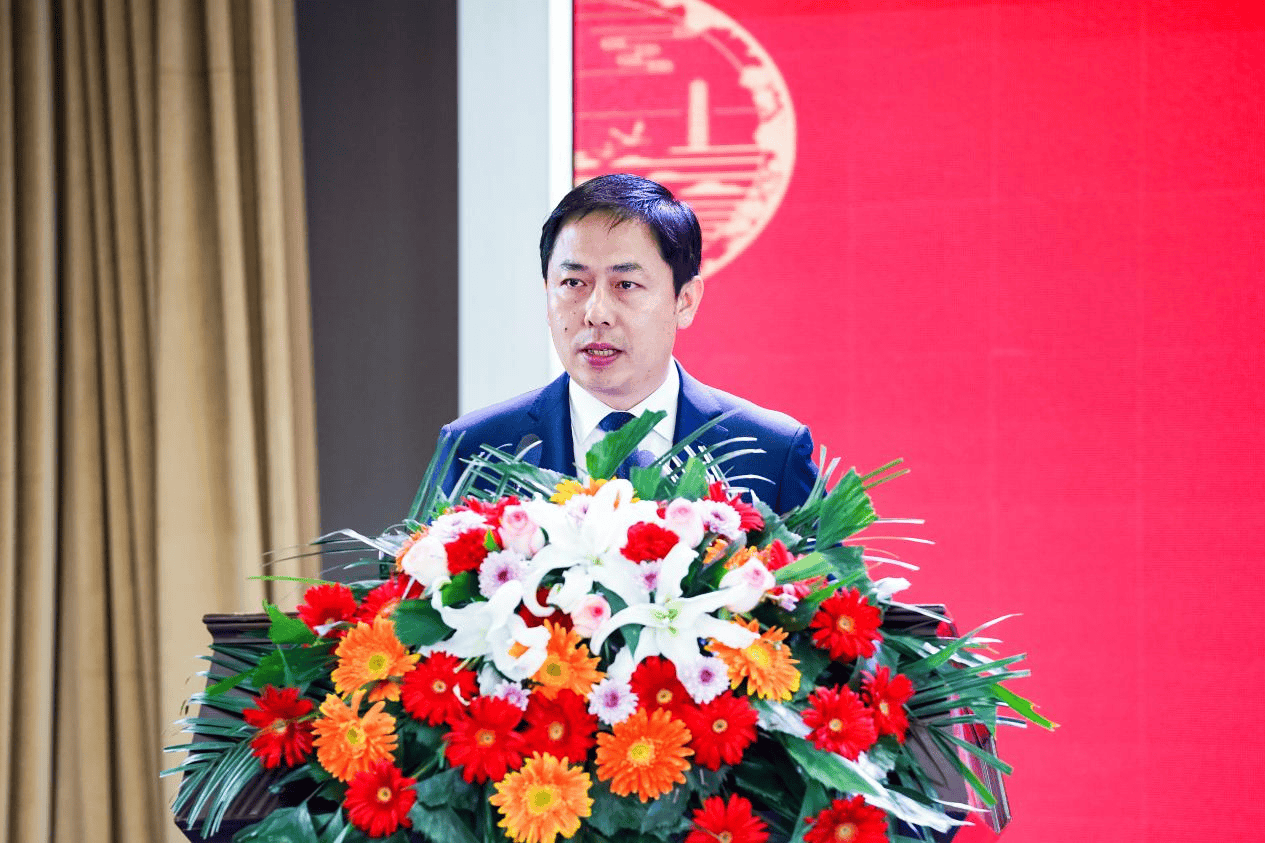 "一城诗画,一路风景!2024潜江返湾湖马拉松即将在4月21日鸣枪起跑,42