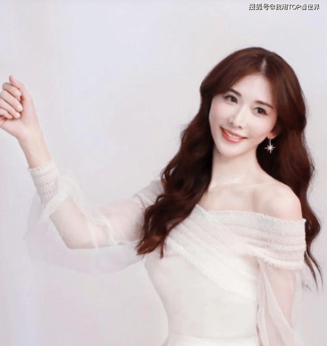 经典回顾1999年林志玲青涩泳衣照曝光妩媚风华令人陶醉