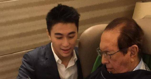 儿子何猷君却突然更改认证,从赌王何鸿燊四房儿子改为创梦天地合伙人