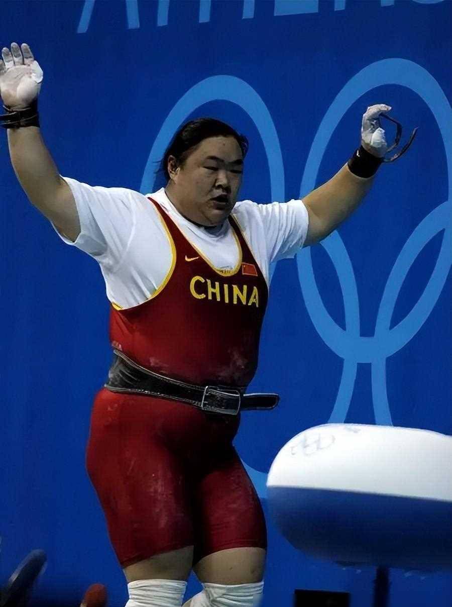 原创举重冠军唐功红打破世界纪录为夺冠险丧命地方奖励4室2厅