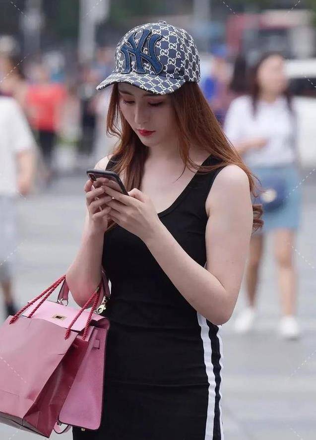 原创运动风独有魅力可以让你摆脱被束缚的烦恼青春靓丽的穿搭