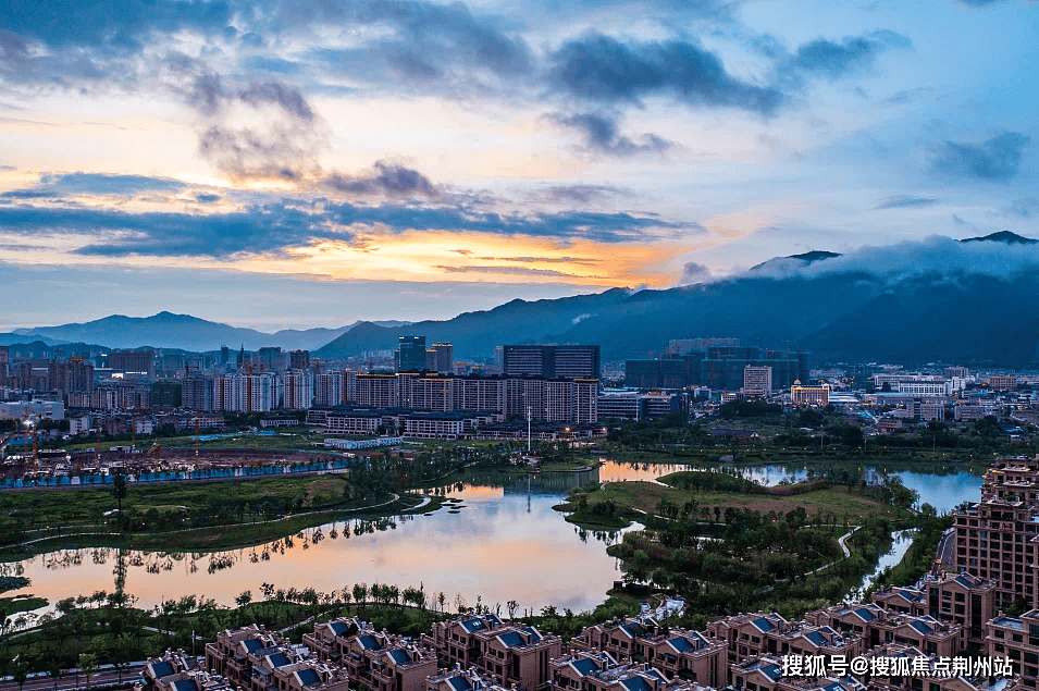 图片源于网络约39万方双湖公园纵贯南北,好溪堰景观带在侧,加之约13.