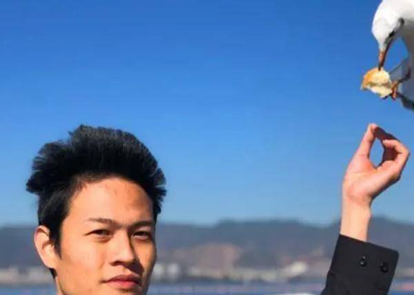 原创广东小伙罗福兴11岁创办杀马特家族拒绝富婆追求后怎样