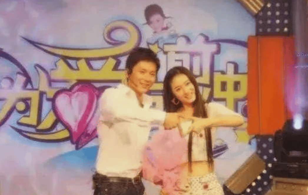 原创李晨送某任女友爱心石头时一位新疆美女立马晒出同款讽刺道你是