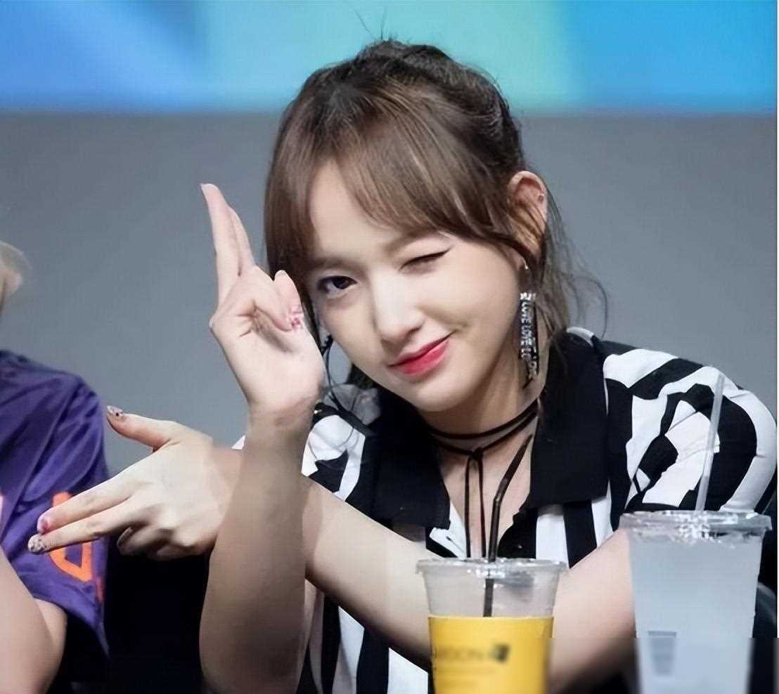 原创人间芭比程潇因身材火辣备受关注碾压疯马秀lisa