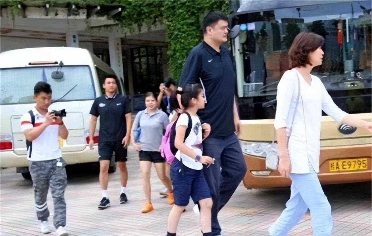 原创姚明女儿又胖了14岁身高190体重近190斤网友这谁敢