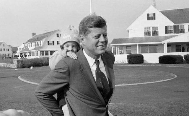 原创肯尼迪被刺后后代过得如何唯一儿子离奇坠亡女儿现在很成功