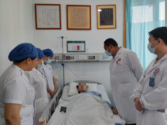 患上百万分之一的罕见病专家联手为其治好肺部布满的肥皂泡