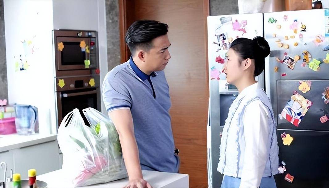 52岁黄磊回应无戏可拍2年没拍戏3年没当主角综艺演戏都停了