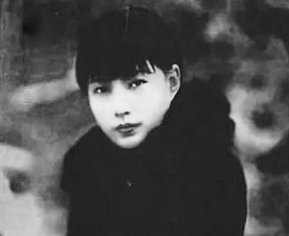 情敌上门,怀孕的她对丈夫说:要我腹中的孩子还是她,你选吧_梅兰芳