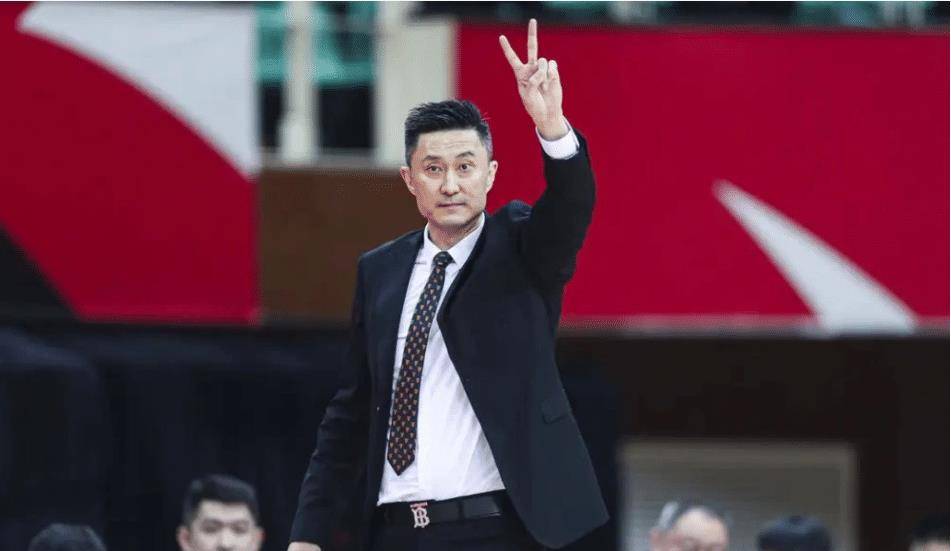 原创不是杜锋闵鹿蕾cba最佳教练曝光花落少帅邱彪实至名归