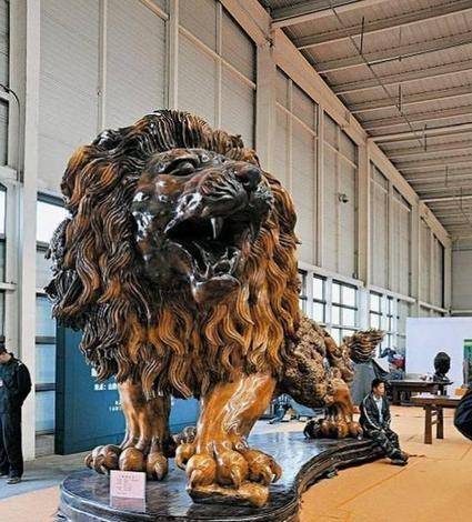 原创300万购买15米根雕雄狮作者觉得太低果断拒绝现在只能烂手里