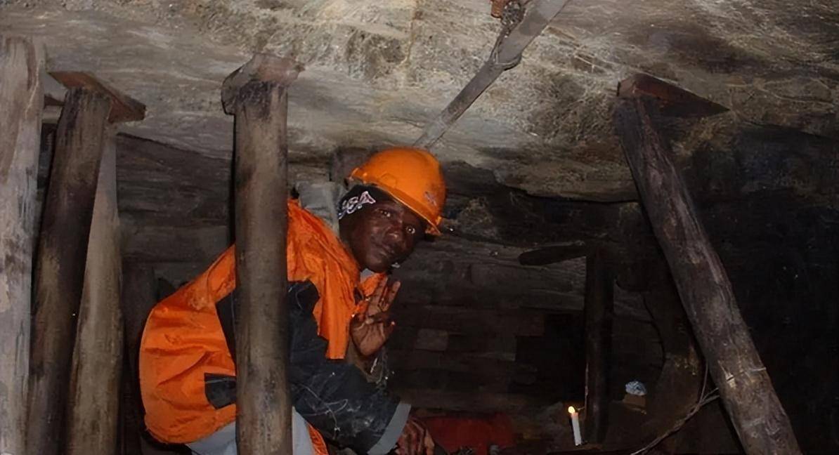 原创世界上黄金最多的金矿矿藏量高达4500吨为何70年都没人去挖