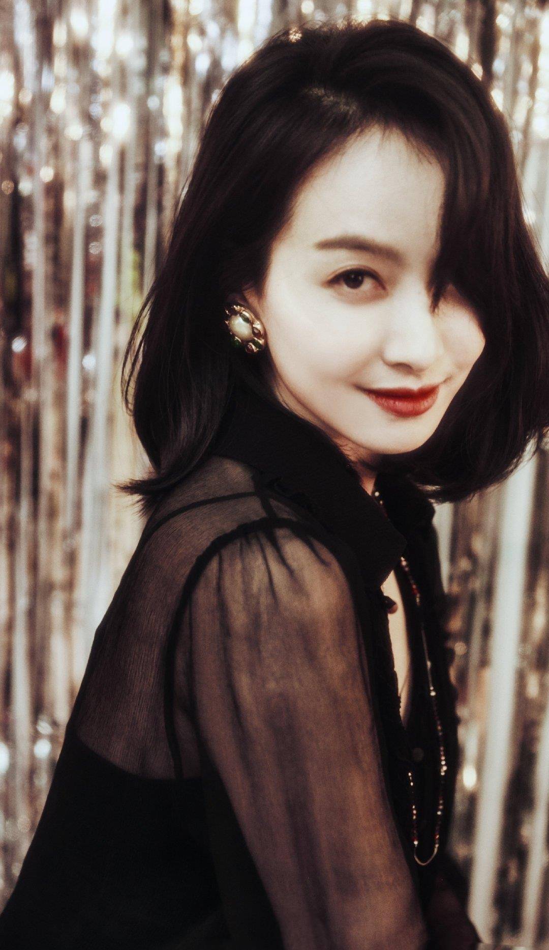 原创33岁又怎样宋茜新造型薄纱上衣搭阔腿裤照样美得高级又惊艳