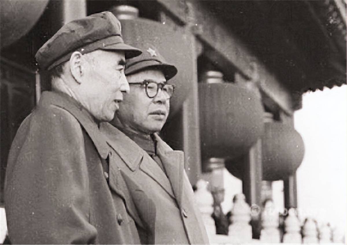 被红军活捉的张辉瓒,三位部下成将军,三名子女解放后功成名就