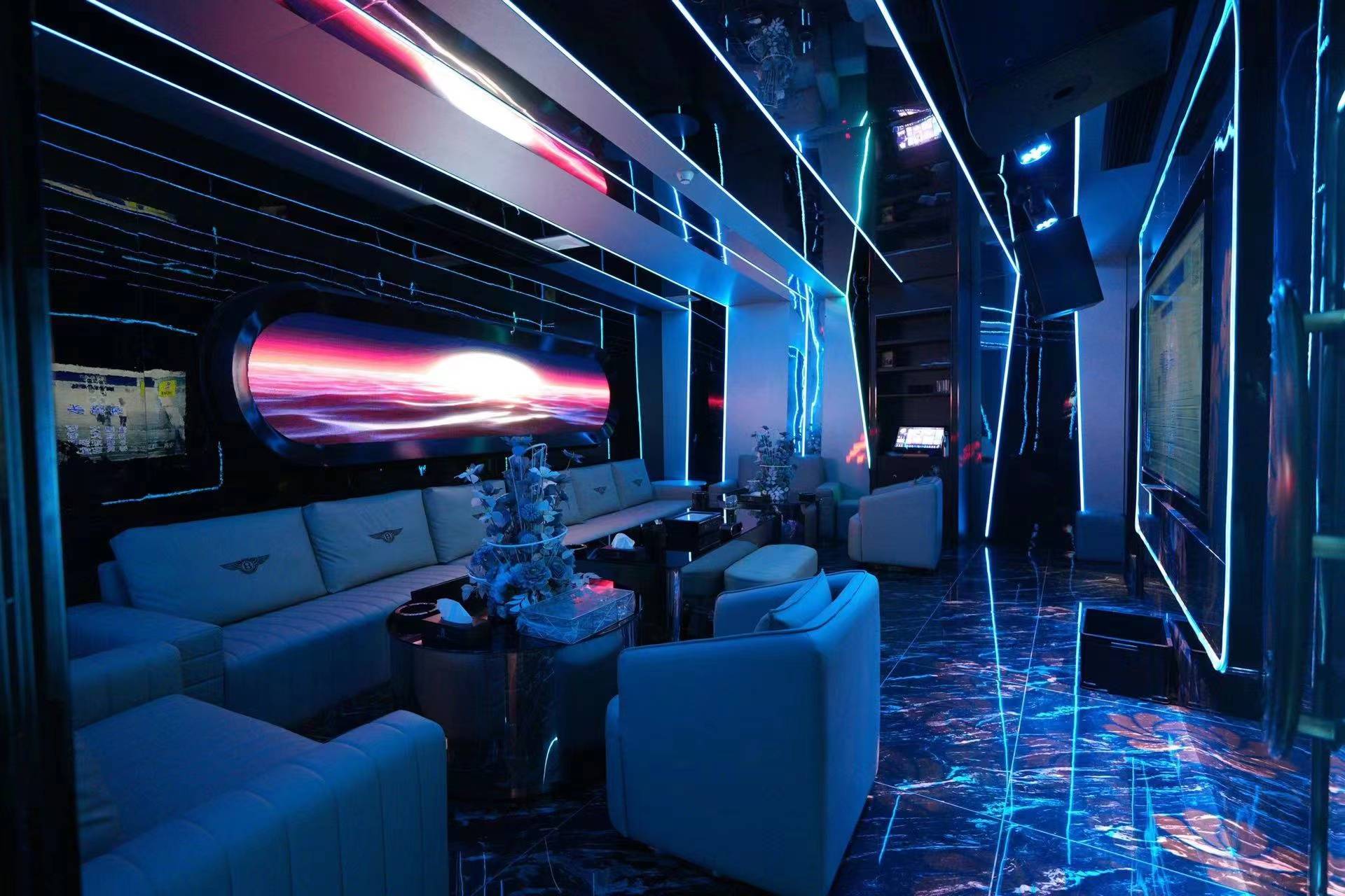 引领娱乐潮流:巨嗨科技创新体验驱动顾客满意度升级_服务_酒吧_环境