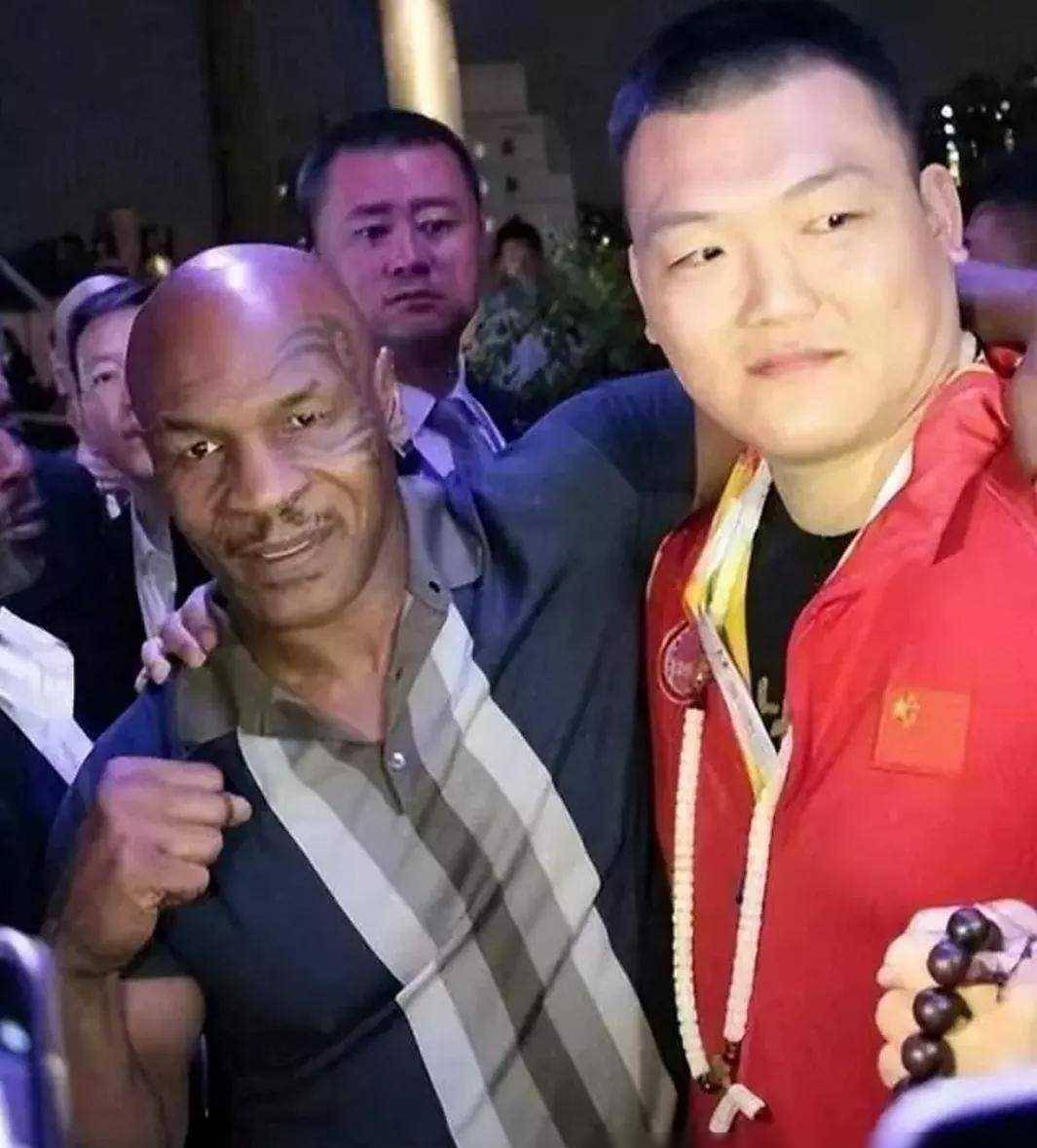 原创证据曝光泰森富里最敬畏的我们拳手不是张志磊而是张君龙