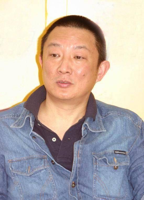 原创导演张黎经历多段婚姻对待患老年痴呆的母亲他是个大孝子