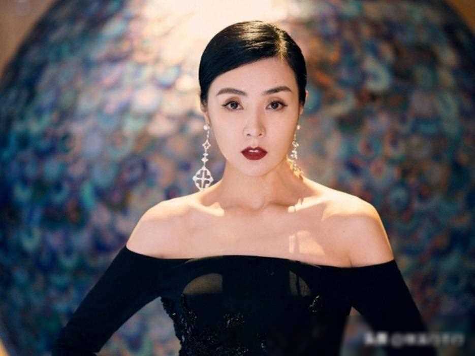她被姜文捧红,曾是刘德华荧幕发妻,51岁婚姻成谜,引人关注!