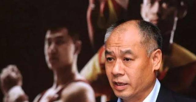 体操王子李宁在骂声中退役3年亏损31亿今逆风翻盘