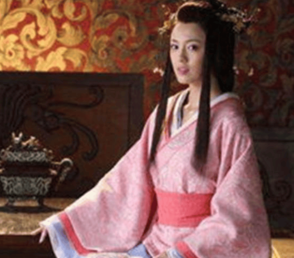 在这期间,她甚至将刘邦与戚夫人所生的儿子刘如意也给除掉了.