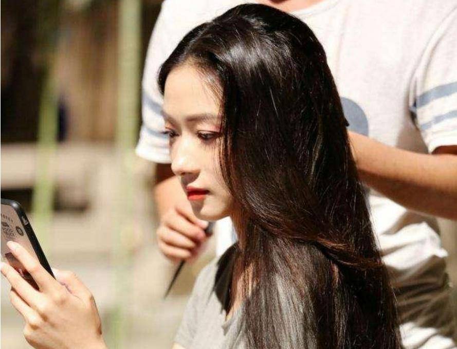 因长得美被导演狂追,拒绝后被娱乐圈遗忘,与胡歌搭档彻底走红_万茜