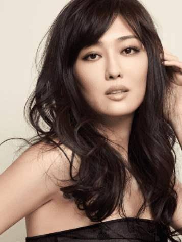 原创做8年保姆后被老外男友骗光4亿财产的孟广美如今转身成阔太