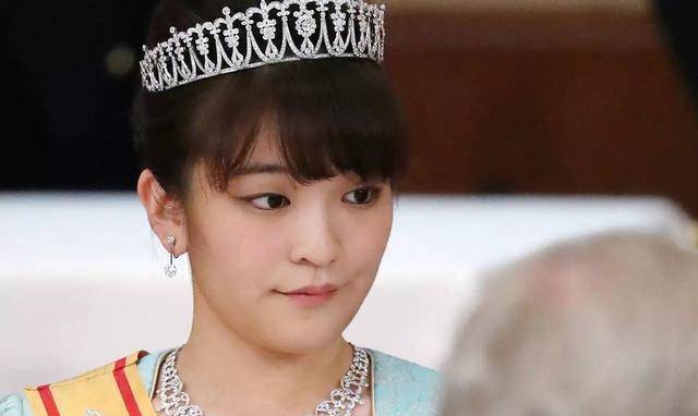 佳子公主也到了适婚年龄,要是在2021年两个公主都风光地出嫁,可是一笔