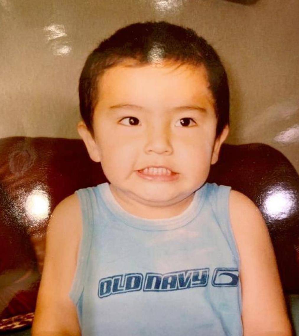 巴特尔曾与姚明齐名初婚娶大11岁的妻子结婚25年依然幸福