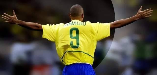 梅罗之前十大超级前锋,外星人罗纳尔多,当仁不让排名榜首