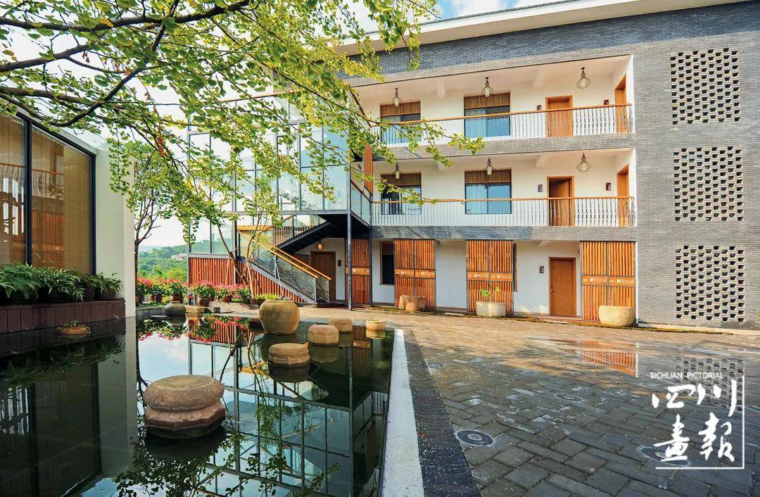 来汉源,踏春赏花,在山间民宿中尽享带着花香和春意的悠闲汉源的春天